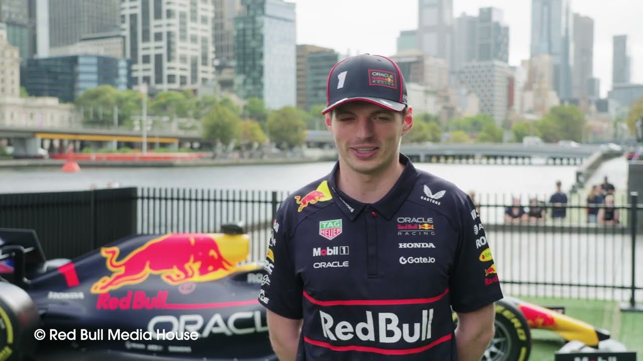 Max Verstappen bezoekt Red Bull Fanzone in Melbourne