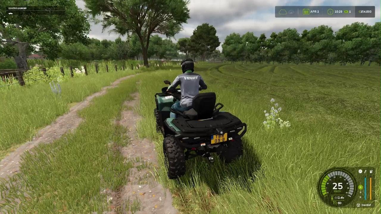 Rondje met de quad langs de grasvelden