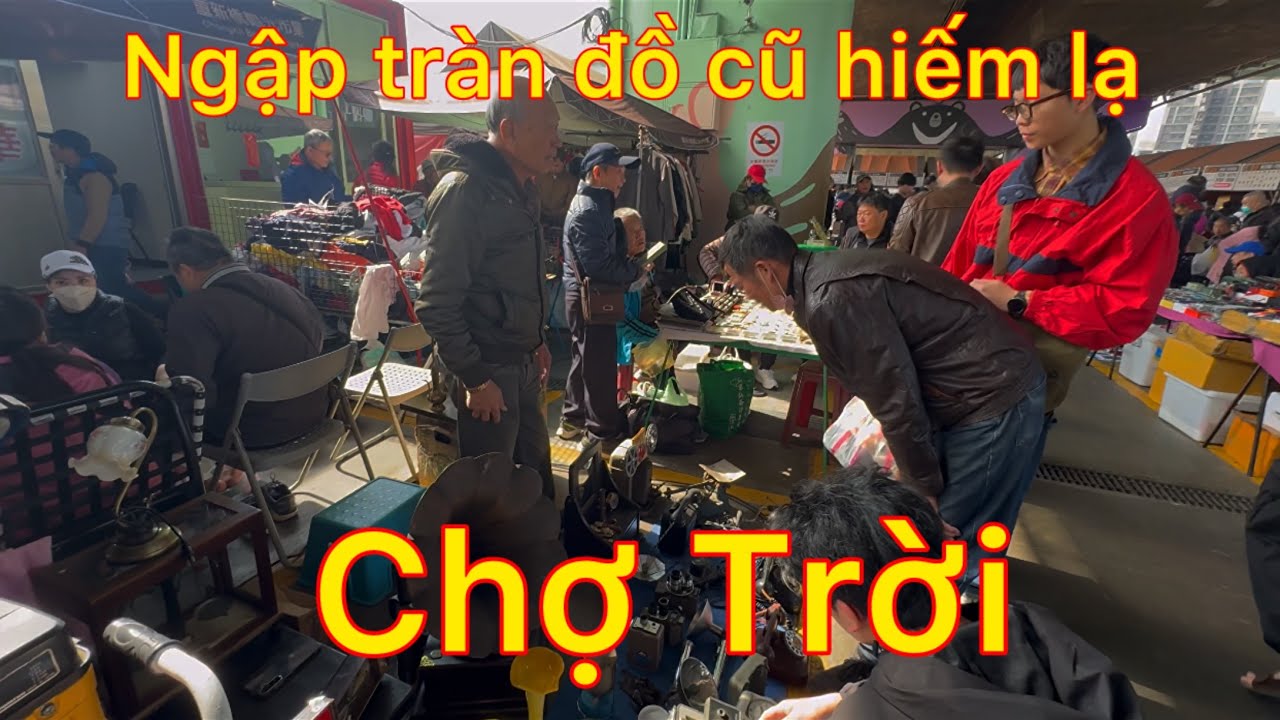Ngập tràn đồ cũ hiếm lạ giữa chợ trời trên phố đài loan - cảnh buôn bán dưới gầm cầu người đông đúc