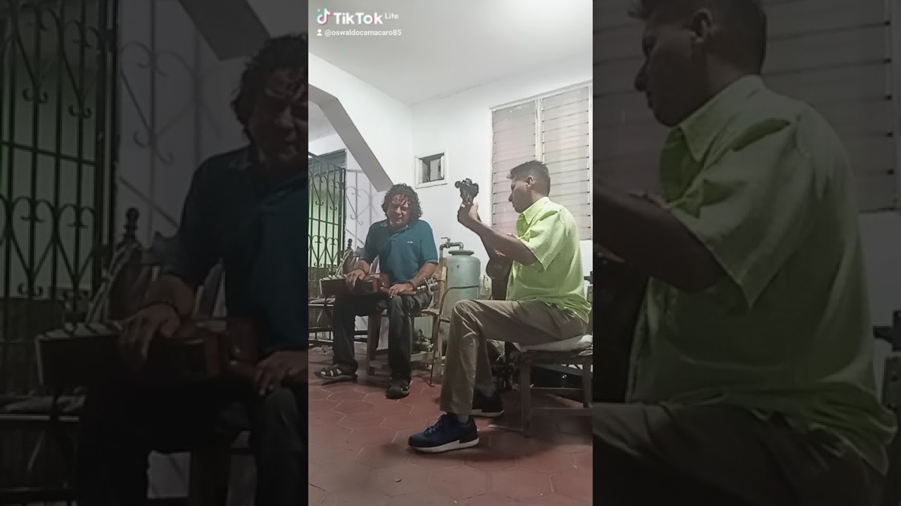 AguaSala, Canta Una Del Guerrero Del Cantó; Jorge Guerrero.
