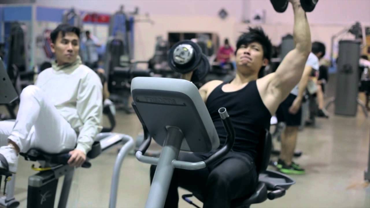 Natty (unedited) footage of Frank Yang curling on the bicycle