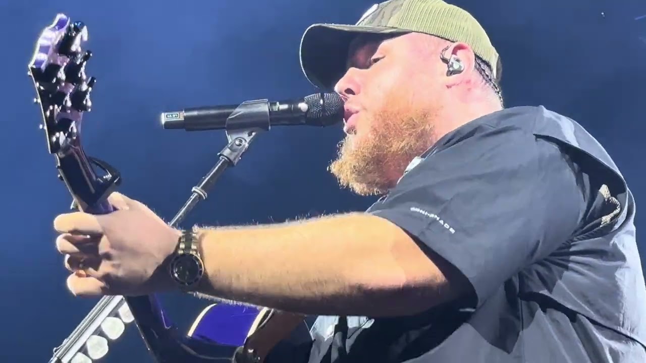 Luke Combs - Fast Car - Copenhagen Denmark 2023