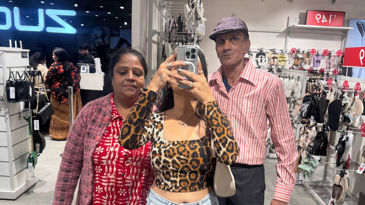 Mummy papa ko shopping karwaya kar acha laga 🫶🏻 || bhaiya ka birthday surprise || kolkata