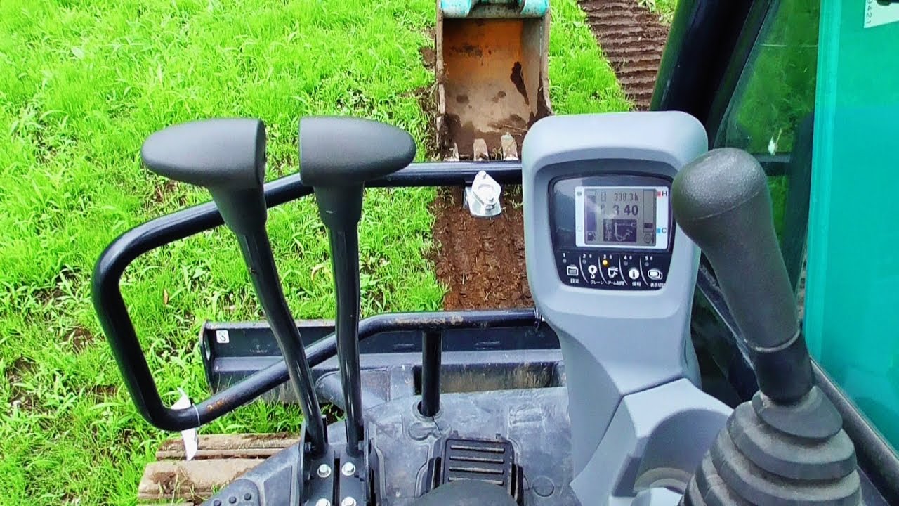 パワーショベル運転席｜エンジンON｜搬入と搬出｜Kubota RX-306's Cabin