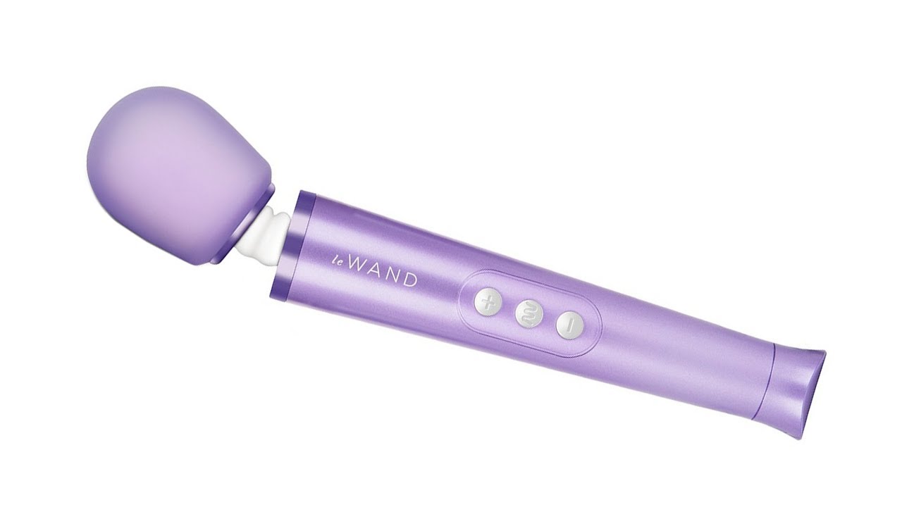 4890808209769 Мощный беспроводной мини-массажер / Le Wand Petite rechargeable Massager Violet