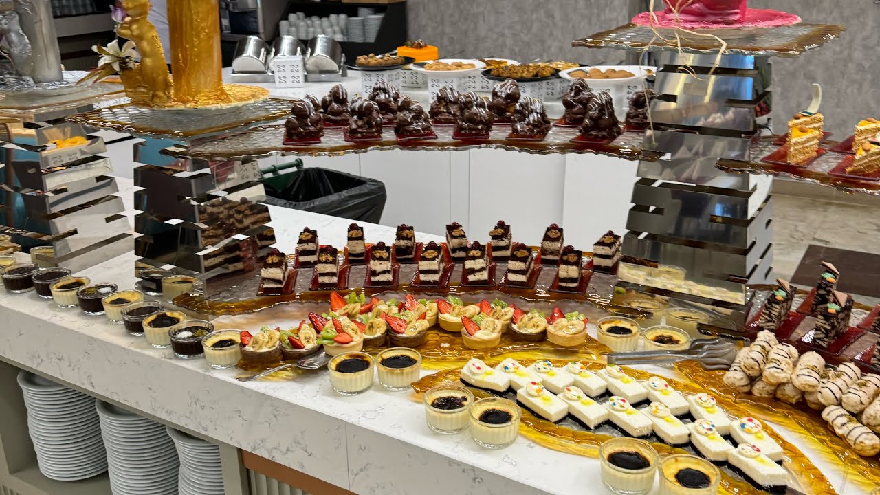 Side Story Resort & Spa Abendbuffet