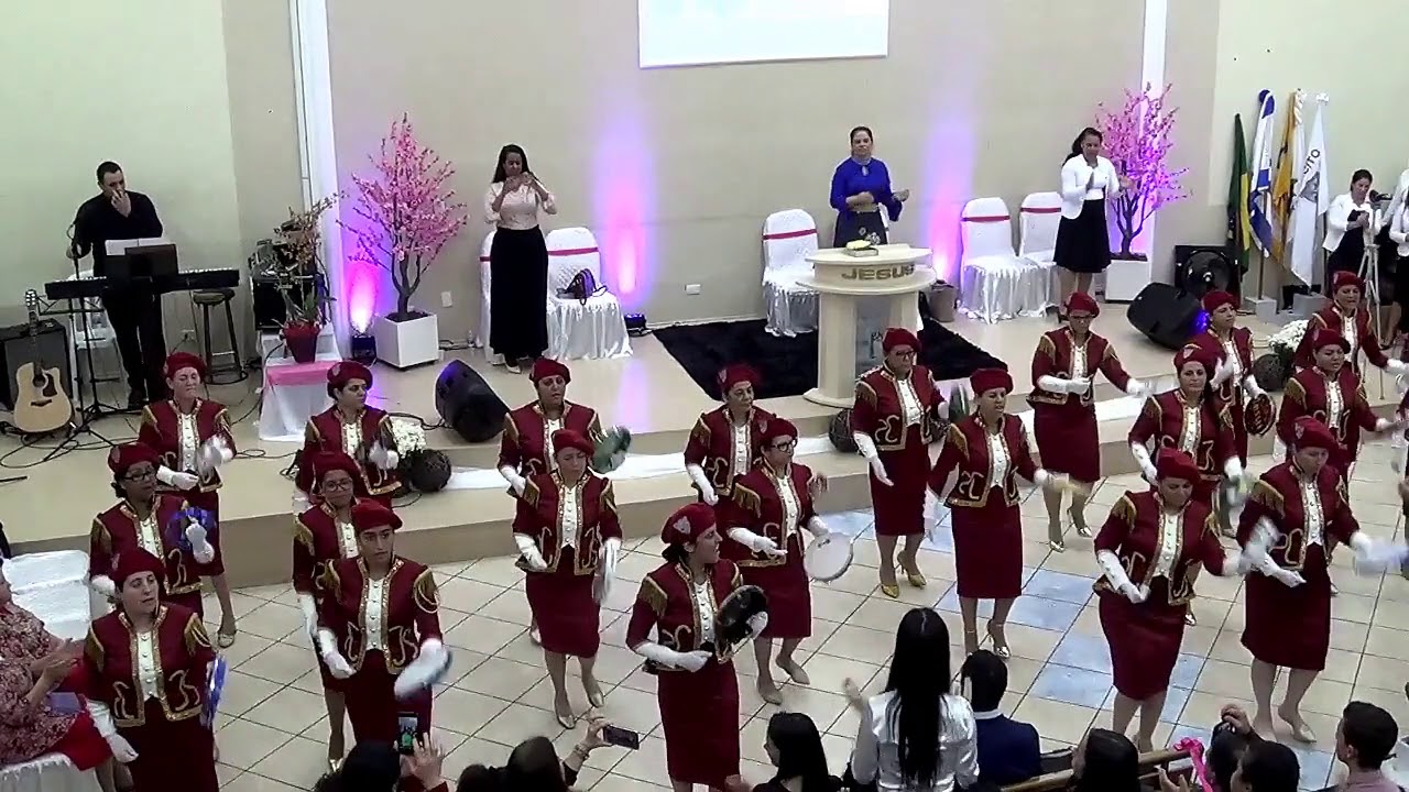 Exército de Mirian Coreografia passa unção com pandeiro