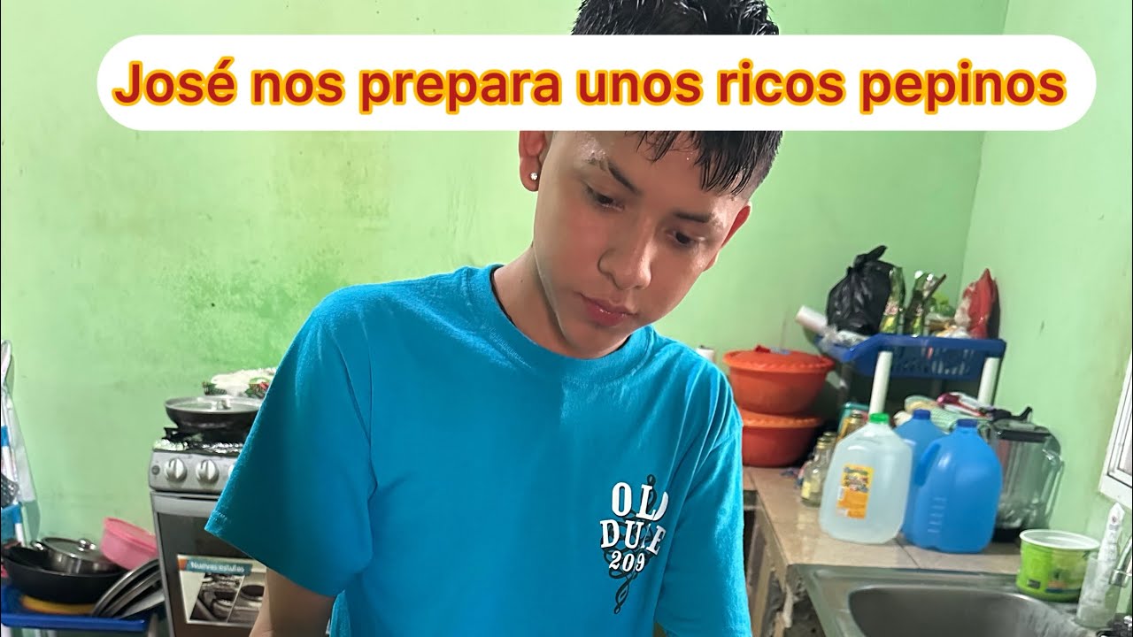 Por primera vez José nos prepara unos deliciosos pepinos 🥒 locos 🤤🤤🤤no olvides suscribirte 