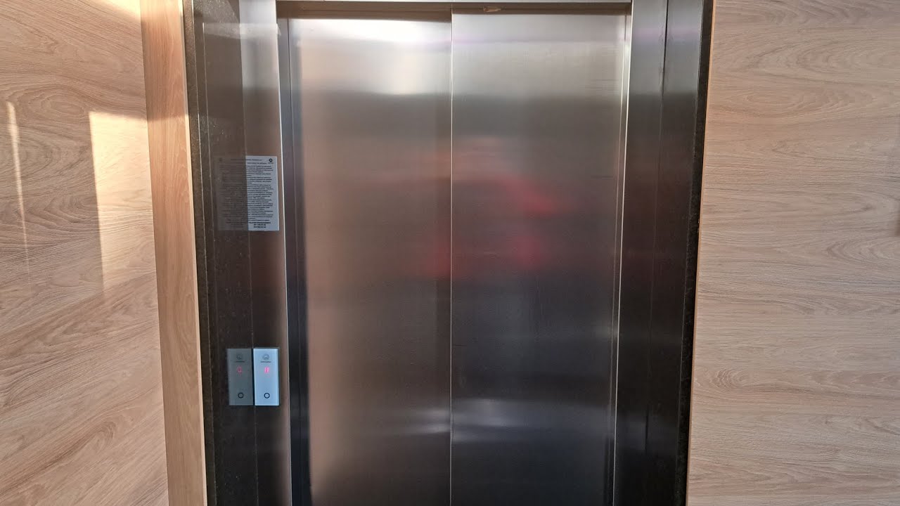 Schindler 3300 MRL Traction elevator @ Calea Dumbravii 24, Sibiu, RO