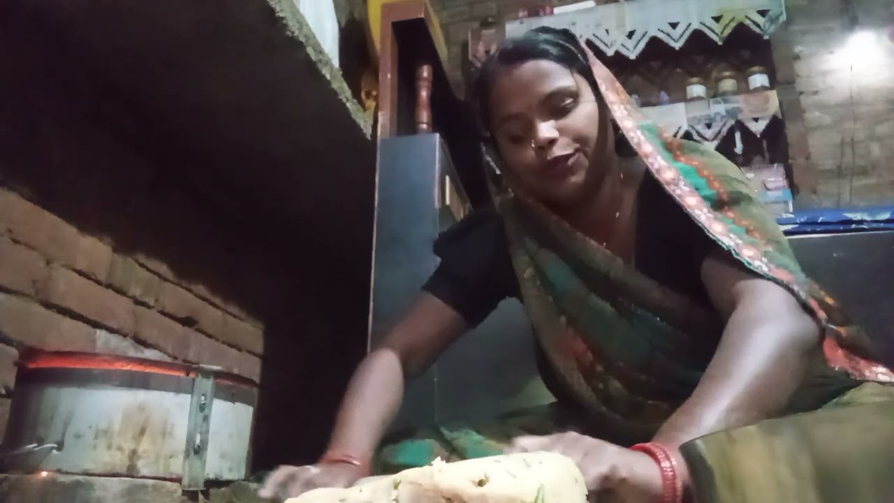 आज हमने आलू के पराठे बनाई हैं