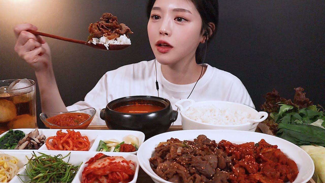 ENG SUB)Pork Bulgogi Jeyuk Wraps with Rice Doenjang Jjigae Home Food Mukbang ASMR