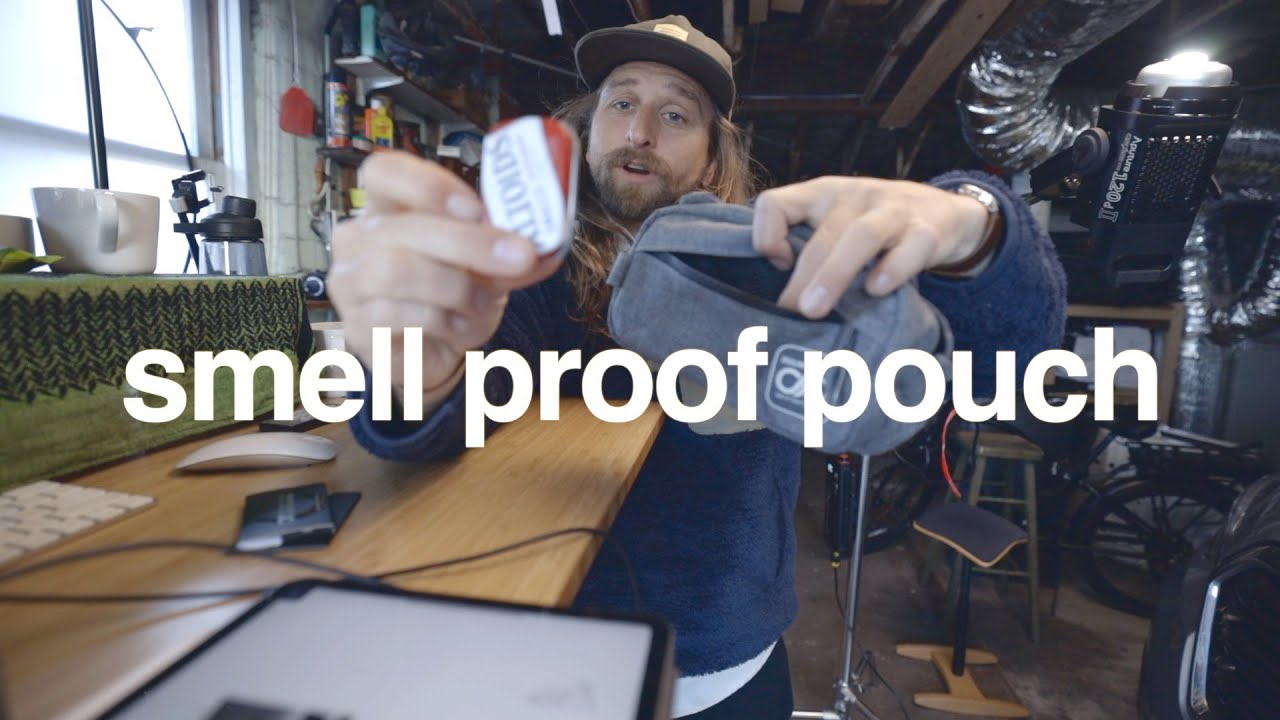 Killer Smell-Proof, Lockable Smoke Pouch - Helmet Head