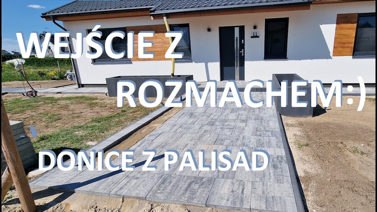 Duże wejście. Dużo palisad impari. Donice z palisad. #brukarzbydgoszcz #paving #brukarz #skidsteer
