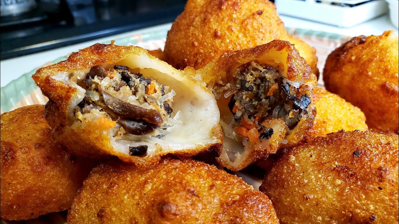 Bánh rán mặn vỏ giòn tan, nhân thịt thơm ngon và đậm đà!