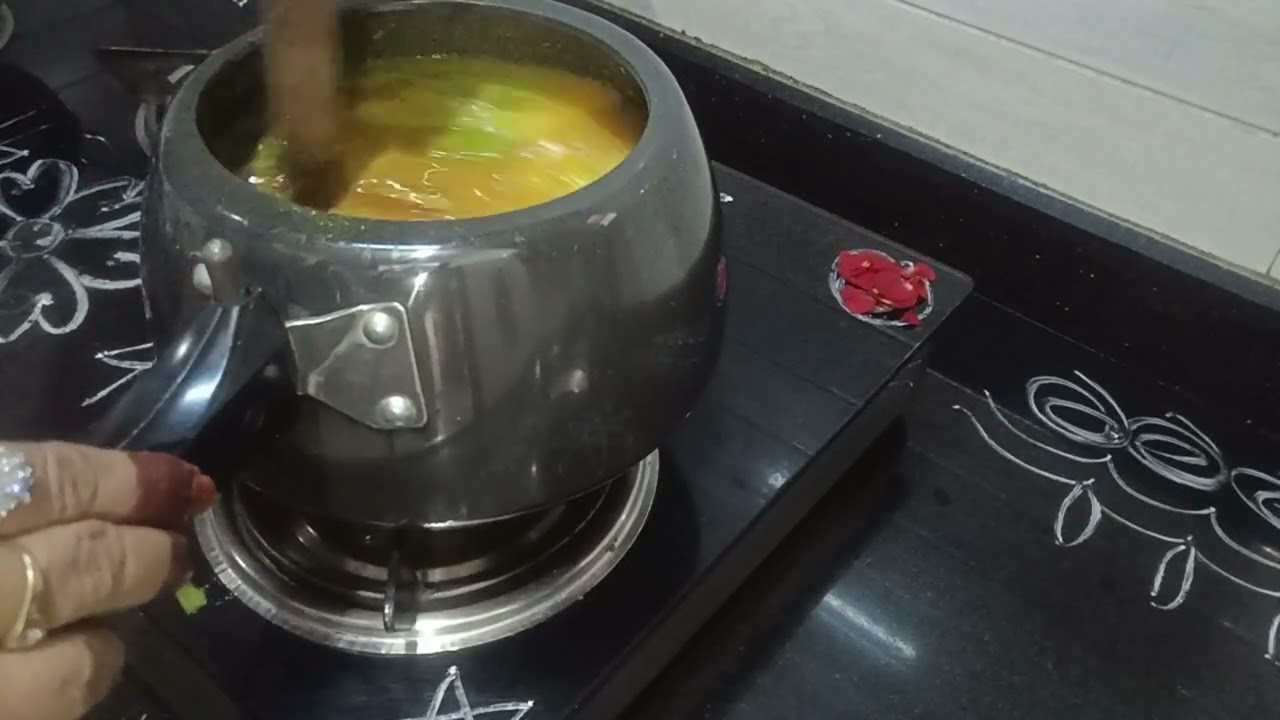 Yenthoo ruchikaramaina pesarapappucharu very tasty recipe 😋