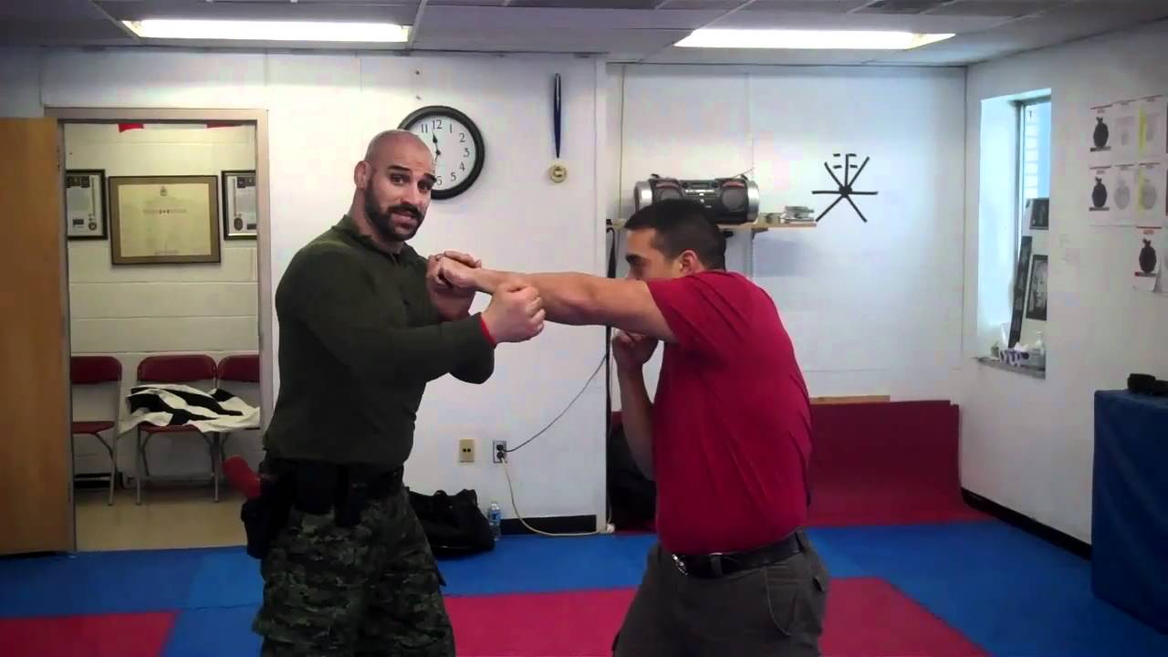 DEFENSIVE TACTICS -ENTRY ON A LEFT HAND ATTACK