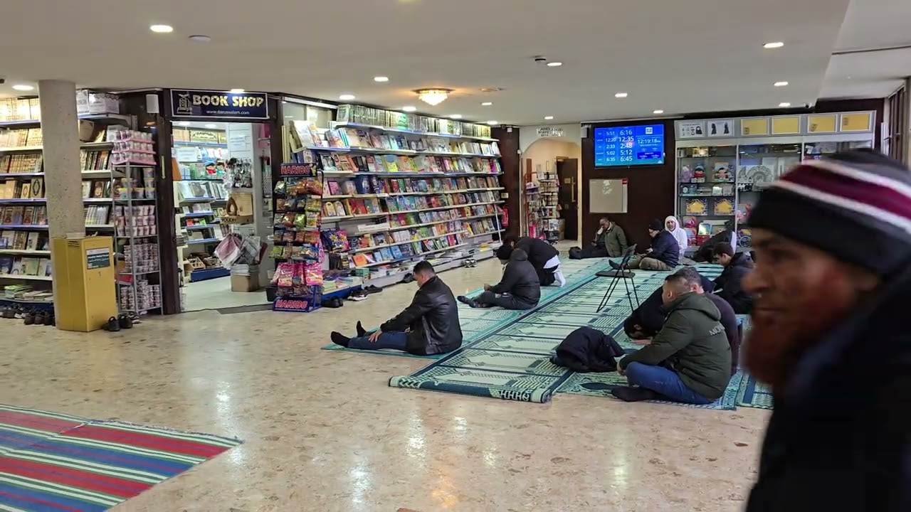 London Central Mosque (also known as the Regent's Park Mosque)  