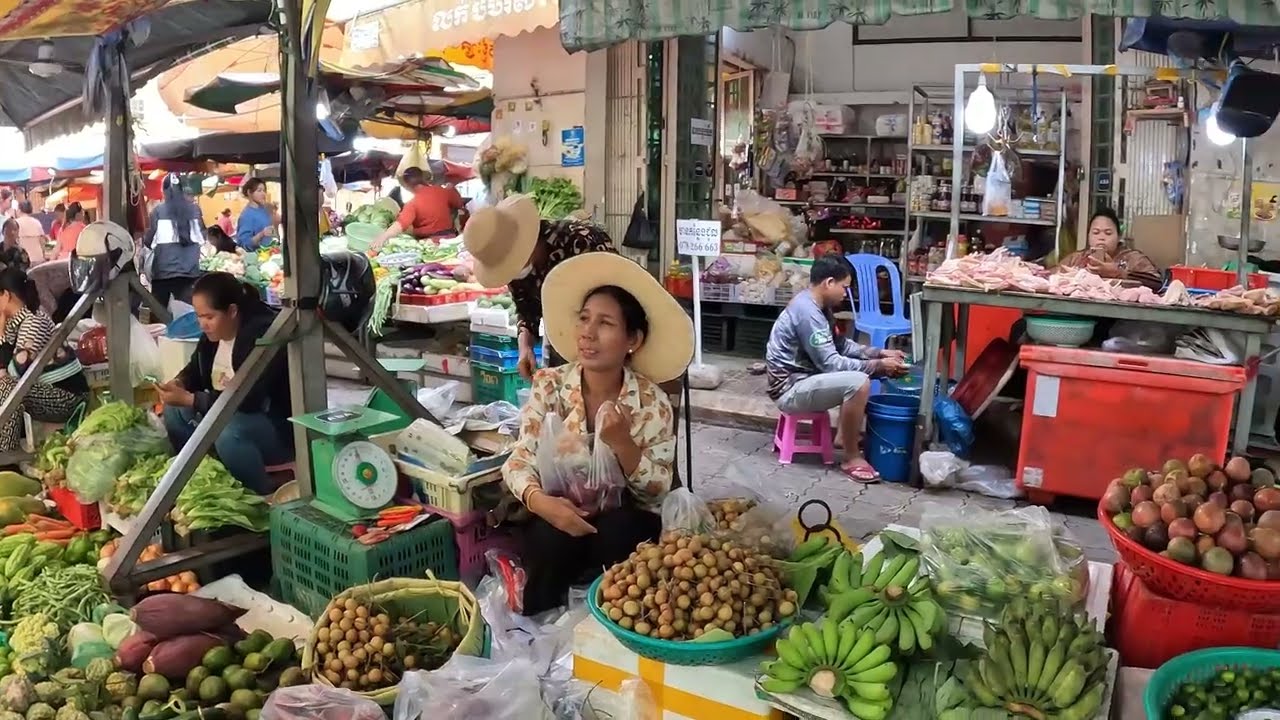 Cheap Breakfast, Fresh Seafood, Chicken, Vegetables, Fish, Fruits- Best Cambodian Fresh Market Tour