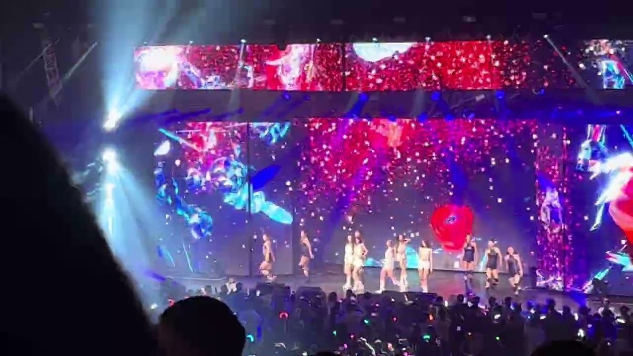WHAT I WANT - ITZY ‘CHECKMATE’ Tour in Phoenix Arizona 221029