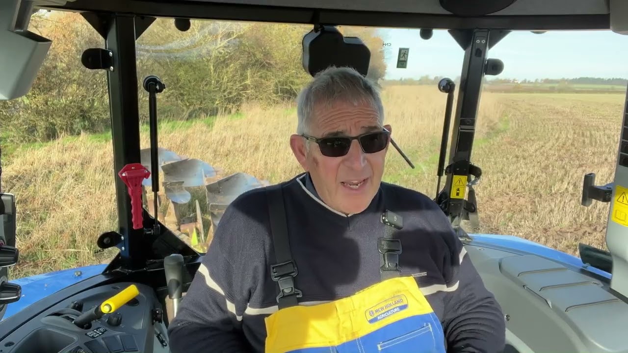 #NewHolland T5 Dual Command Customer Testimonial – Phil Hardy