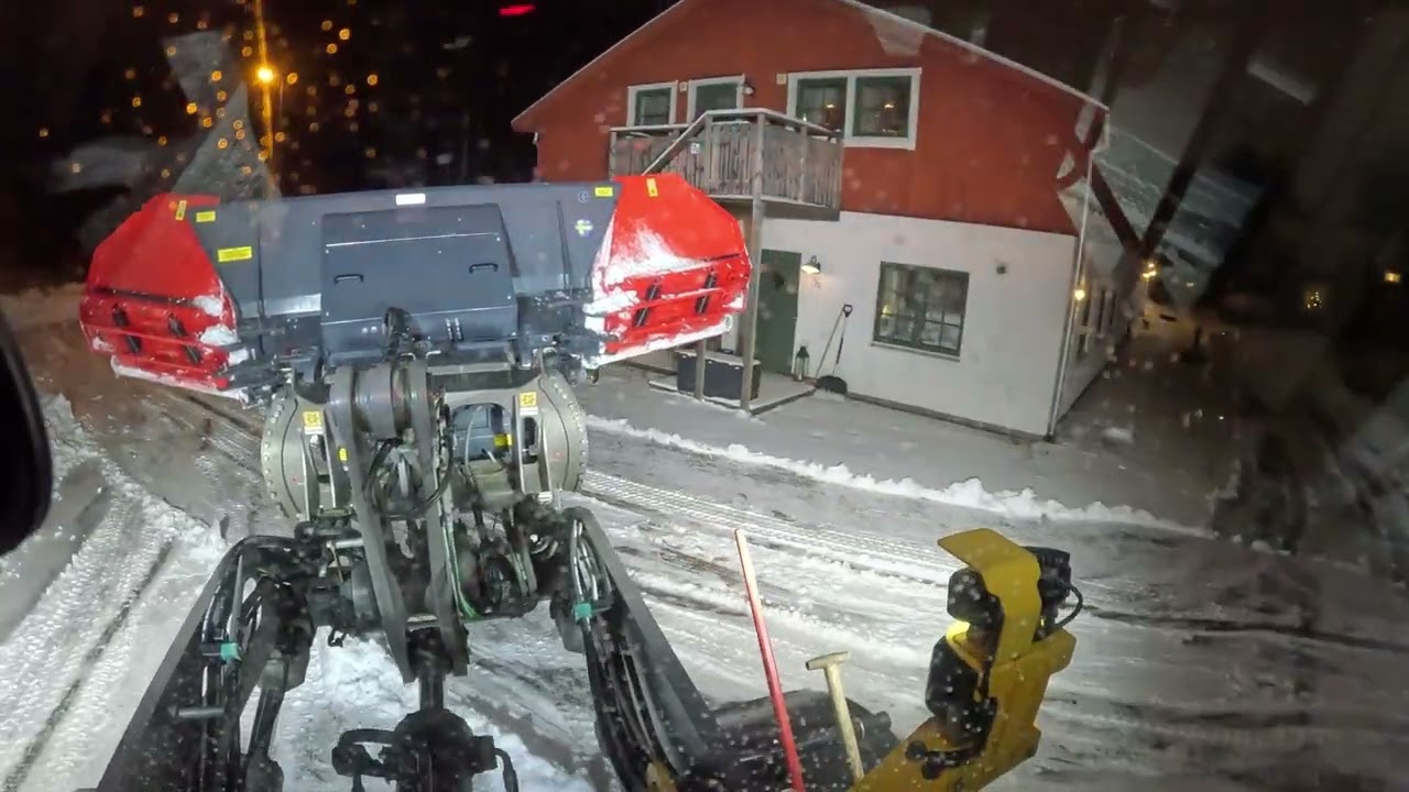 Volvo l60h Plowing snow with Siljum Xline 5000 multi U-plow PART 59