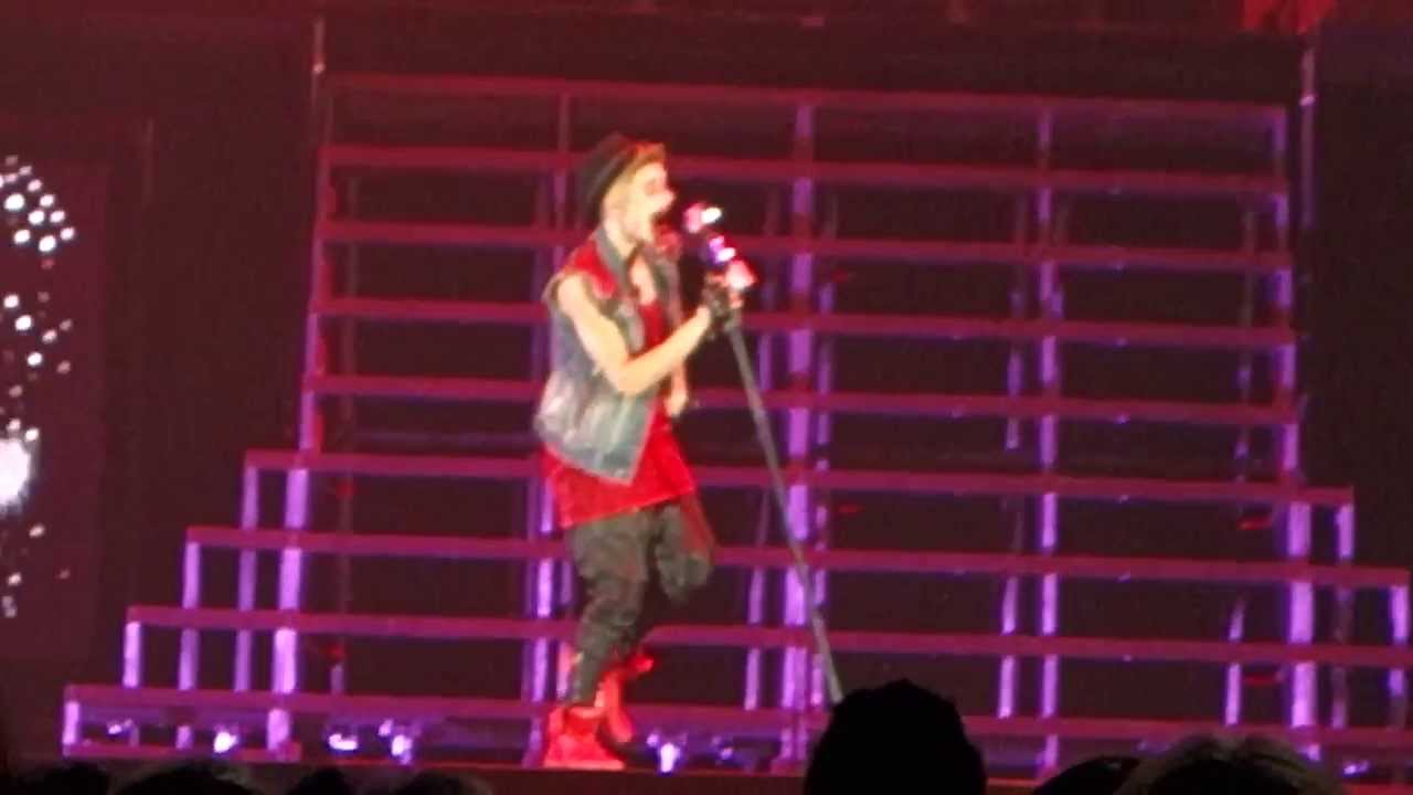 Justin Bieber - Die In Your Arms (Brisbane 26/11/13)