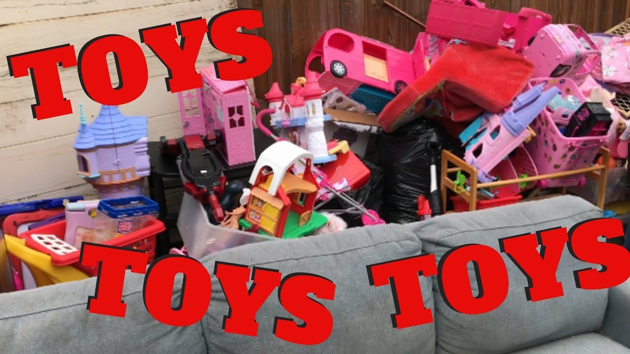 Smurfs, Trolls, Barbies and More!  Trash Picking and Getting Free Toys for Resale!