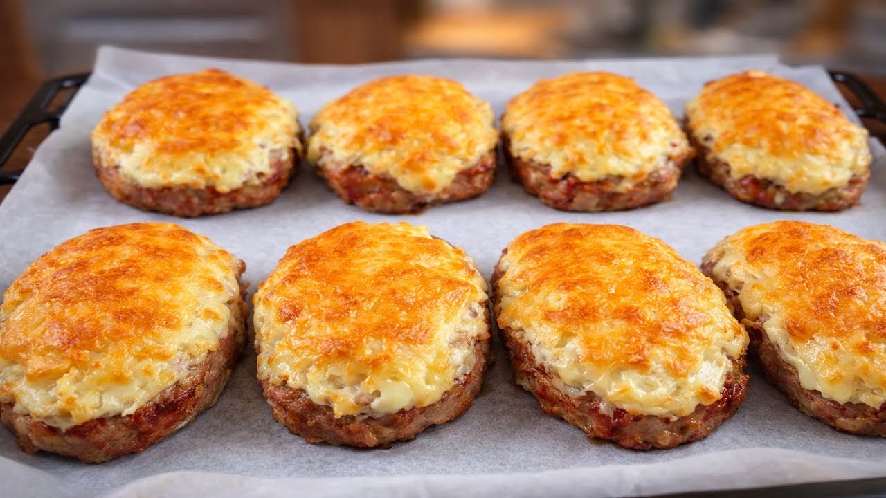 Просто, быстро и невероятно вкусно! Простой рецепт запеченного мяса в духовке!