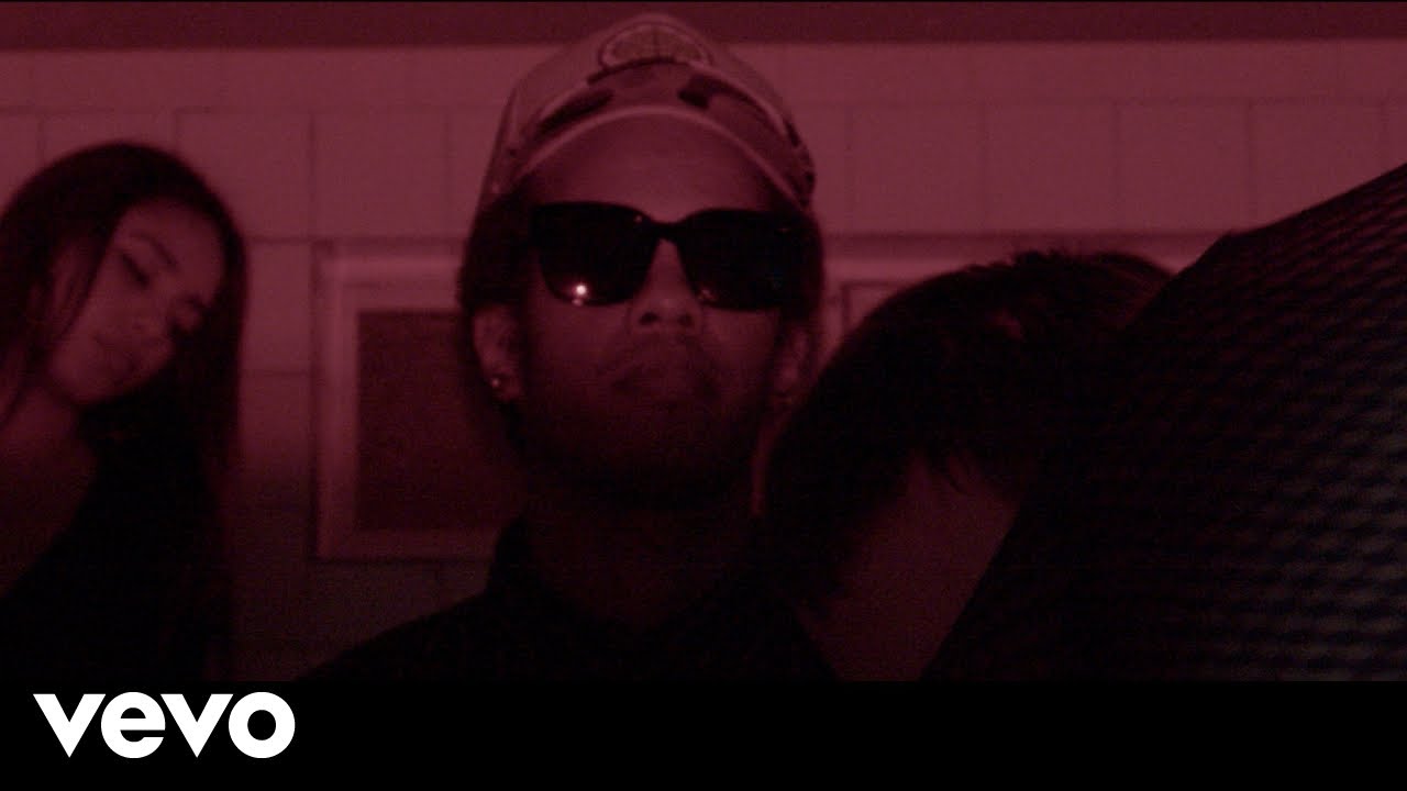 Chris Crack - What Ima Do With All These Frequent Flyer Miles (Official Music Video)
