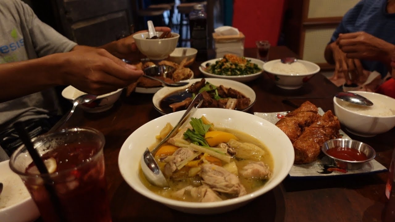 Taste Of Sarawak‼️A Great Place For Family Dinner At Siniawan Night Market In The Post Restaurant