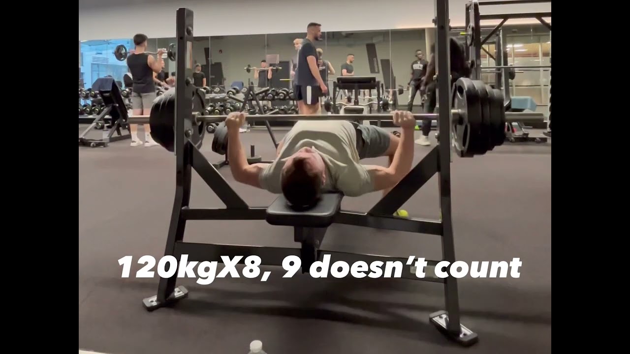 Hard going bench press 120 kg