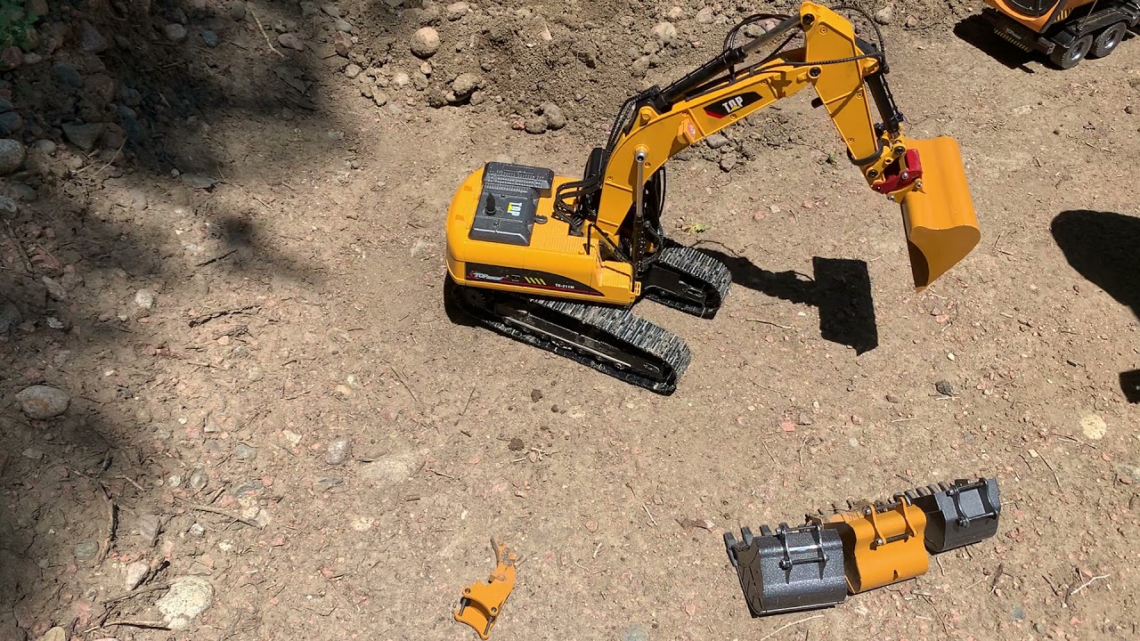 Accessorize your rc excavator. Top race tr211 (huina1580). Quick change attachment.