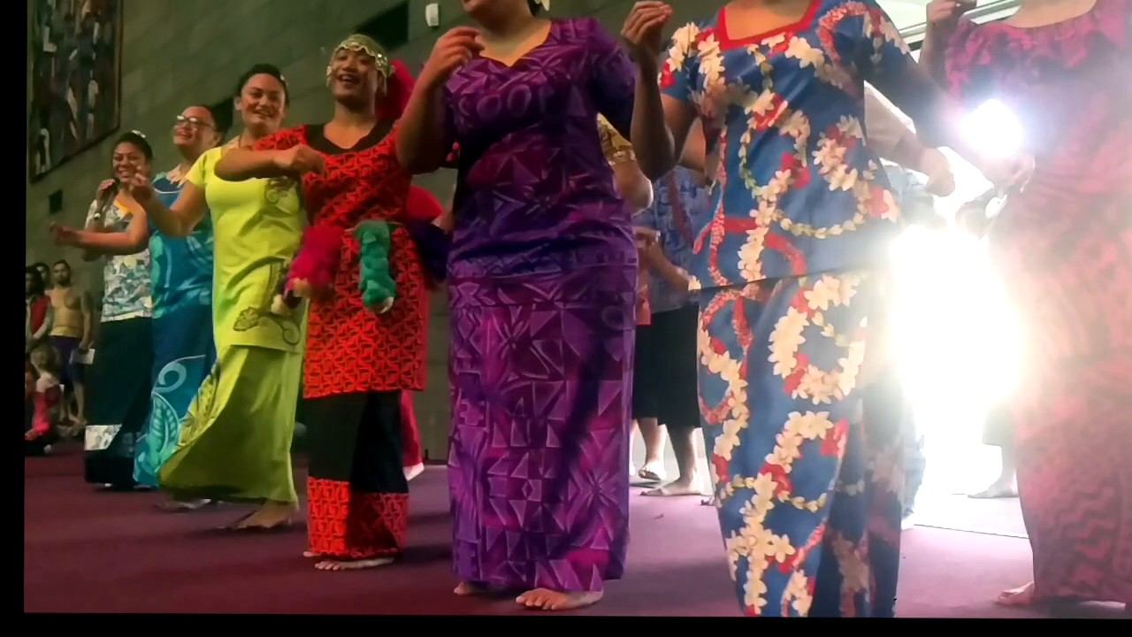 PASEFIKA VITORIA CHOIR singing 