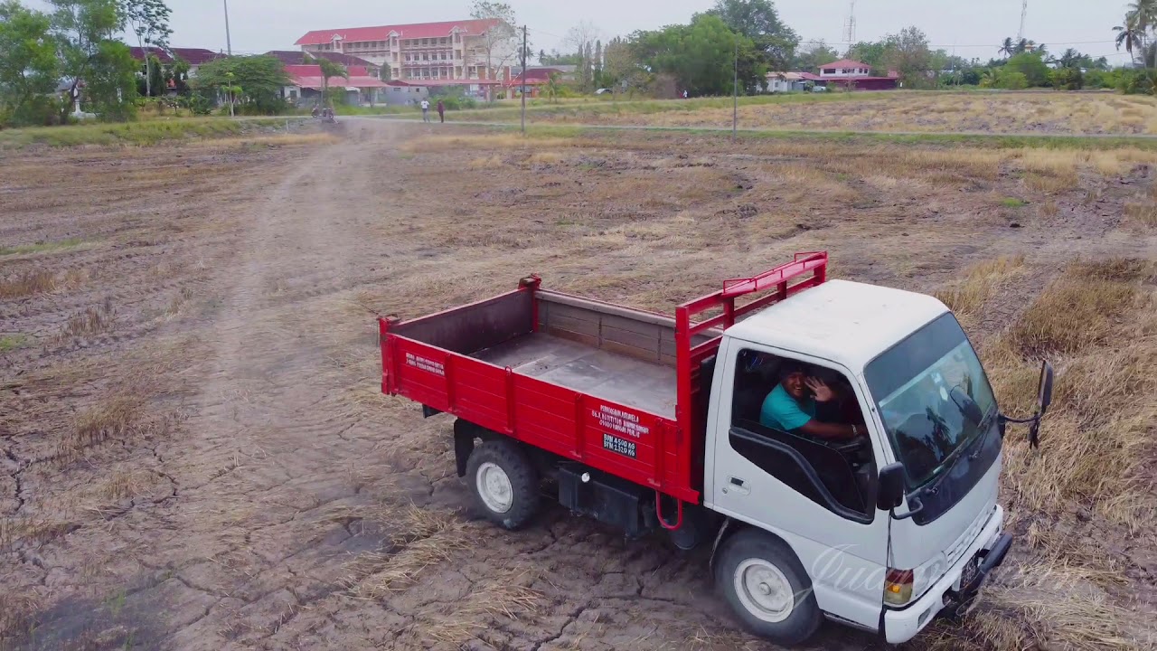 Projek baru nk mula....Tarik tanah bendang