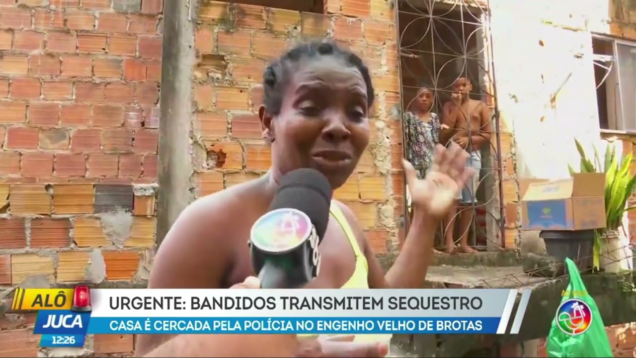 Bandidos transmitem sequestro ao vivo: Casa está cercado por policiais