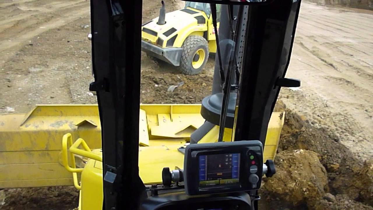 komatsu D61-23 pxi pushing out loads