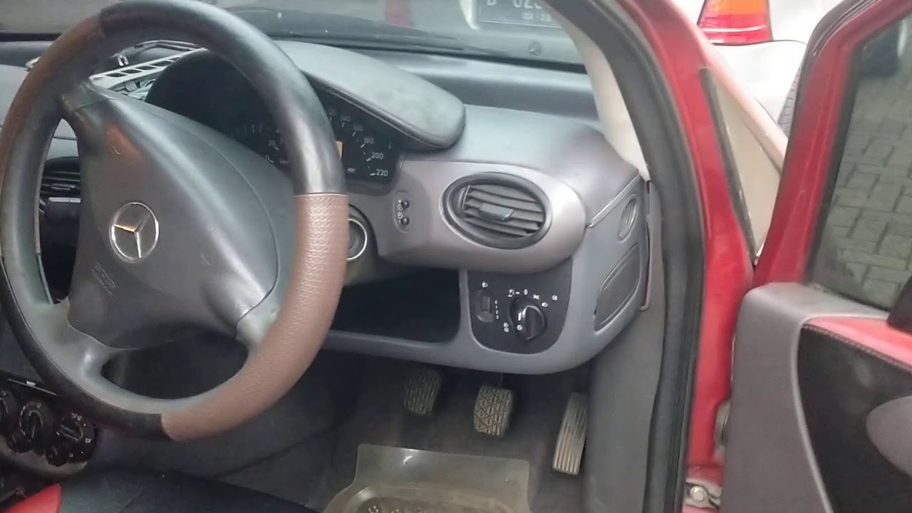 Perbedaan Mercedes-Benz A140 W168 gen 1(Non Facelift) & gen 2(Facelift)