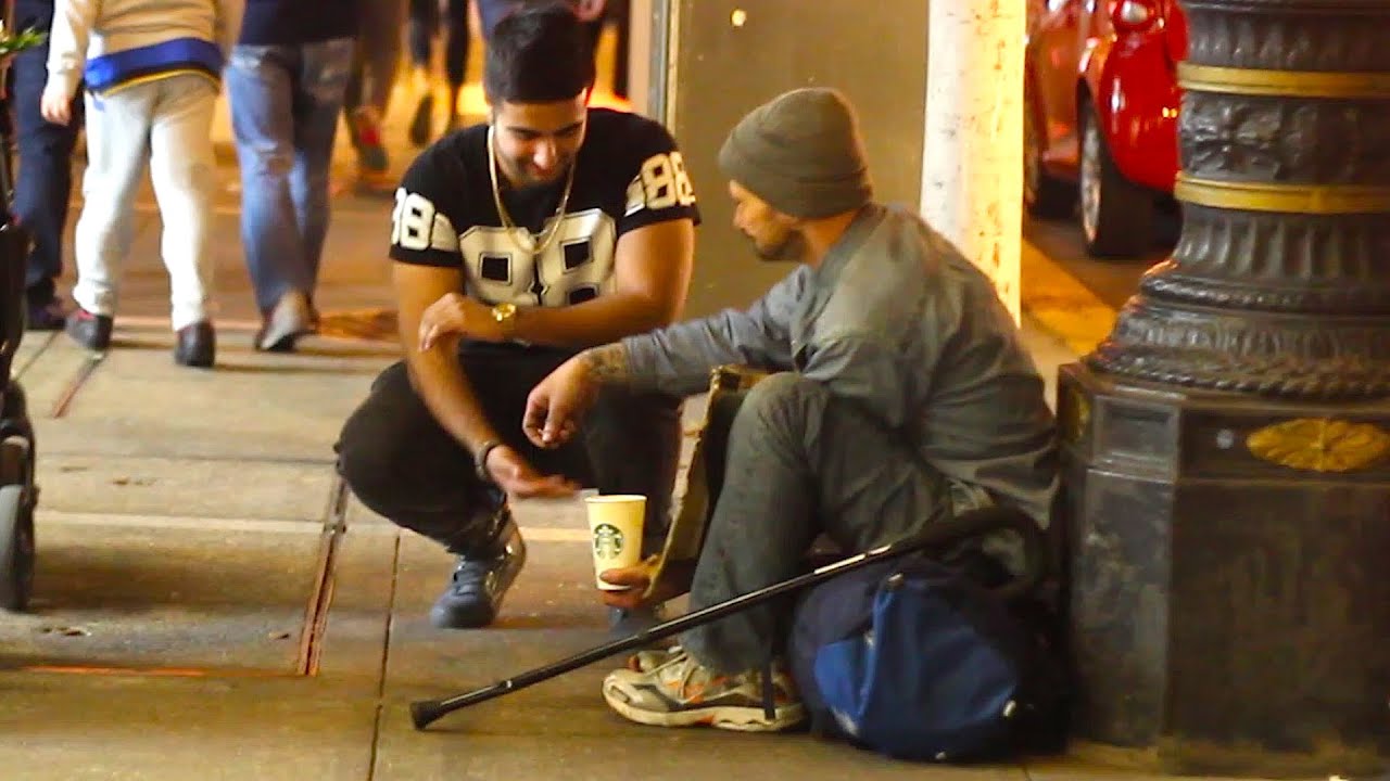 Rich VS Poor Donation Social Experiment