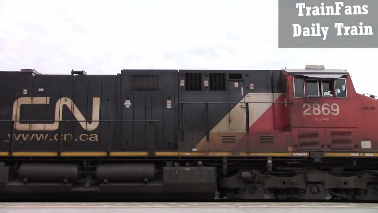 CN 2869 & CN 3837 Locomotives Manifest Train Sarnia Ontario