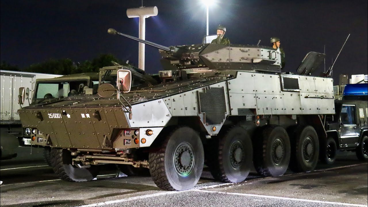 【最新鋭試作車】共通戦術装輪車     偵察戦闘型、24式装輪装甲戦闘車(歩兵戦闘型)、24式機動120mm迫撃砲(機動迫撃砲型)