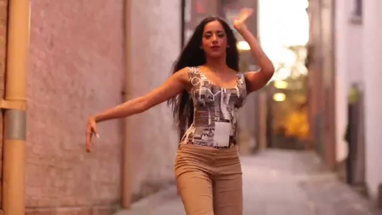 A Laneway Dance in the Rocks - Farah Bellydancer in Sydney 2015