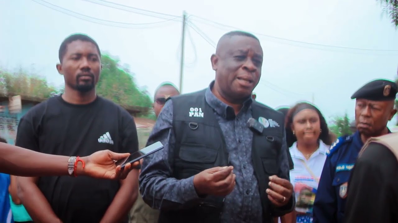 BANDUNDU : LE GOUVERNEUR PHILIPPE AKAMITUNA A INSPECTÉ L'ÉTAT DE LA ROUTE RELIANT BANDUNDU À BAGATA