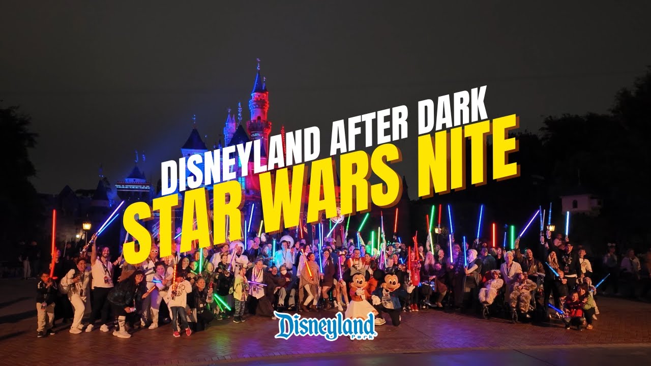 💫 We Went to Star Wars Nite at Disneyland — You Have to See What Happens After Dark! 🌌✨