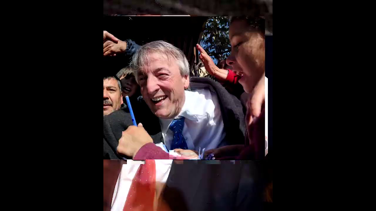 Y acá sigue... con todos y todas.