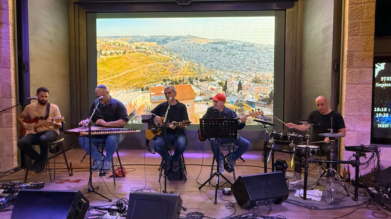 Sihara hosts the poet Elad Gabbay