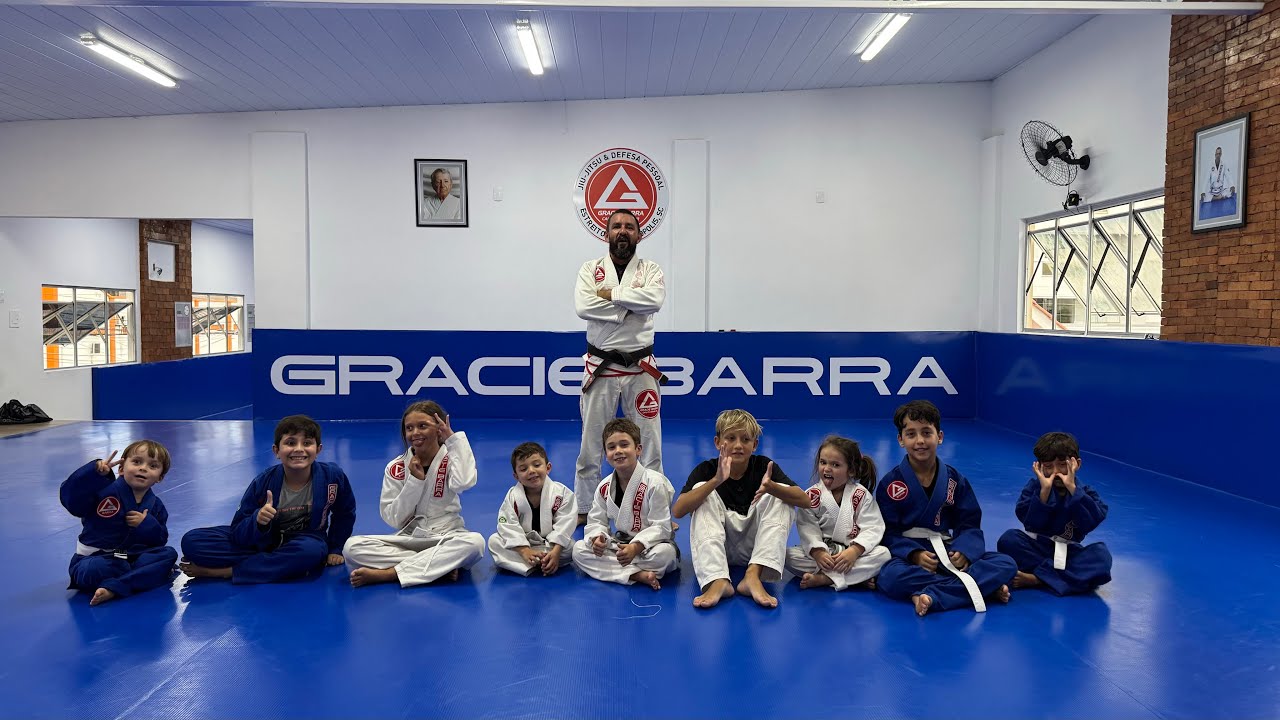 Graduação de jiu jitsu (segundo grau na branca) Gracie Barra, Levi de 5 anos 💪🏻