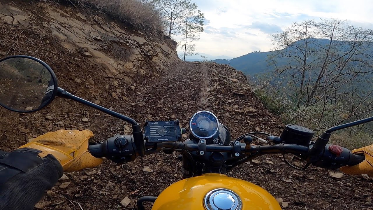 Adventuring on the hills with motorcycle / Royal Enfield Meteor 350