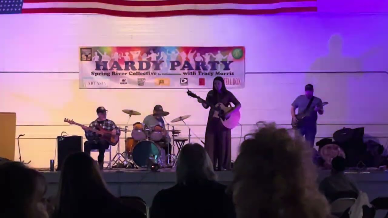 Isabella, love, bad moon rising ￼