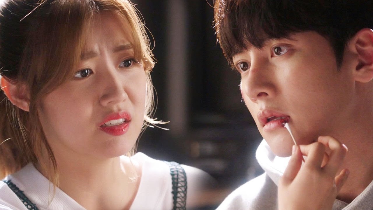 지창욱, 연고 발라주는 남지현에 ‘그윽한 눈빛’ 《Suspicious Partner》 수상한 파트너 EP10