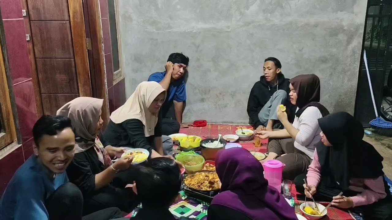 Keseruan team brusut. Panjang umur buat kita semua 😁